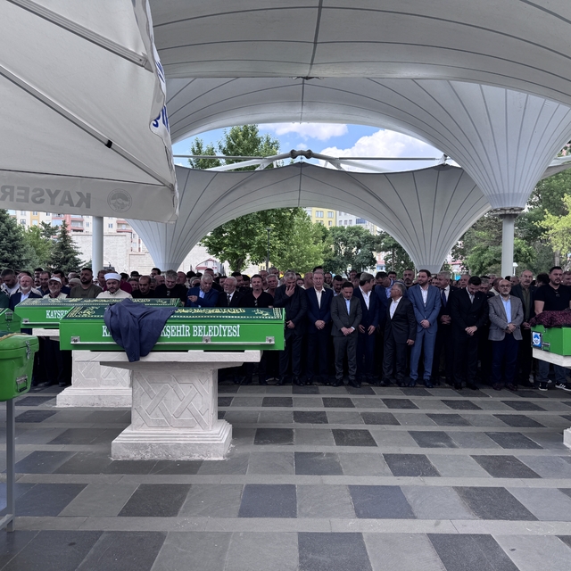 Mehmet Arar'ın babası toprağa verildi