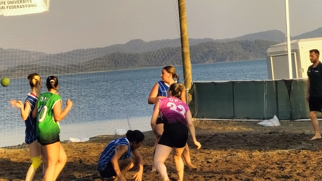 Plaj Hentbolu Köyceğiz'de tüm heyecanı ile devam ediyor