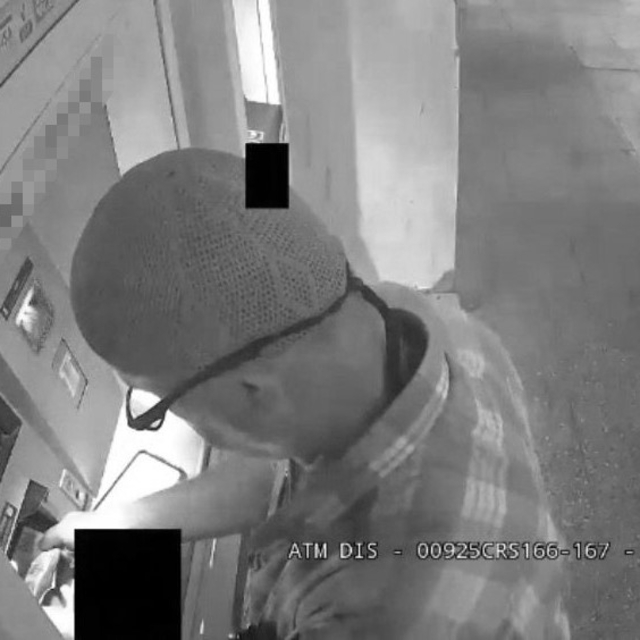 ATM'den geri çıkan parayı cüzdanına alıp kayıplara karıştı