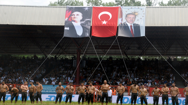 665'inci Kırkpınar Yağlı Güreşleri'nde son 16'ya kalan başpehlivanlar belli oldu