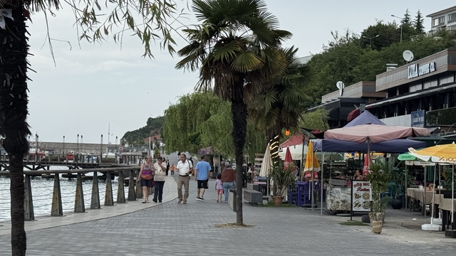 Sıcak havayı gören sahile koştu