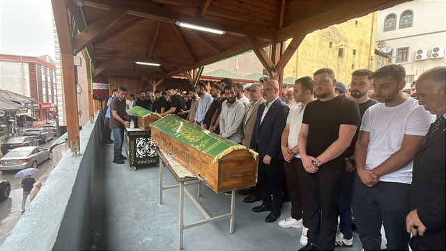 Otomobil, TIR'ın altına girdi, baba ve oğlu öldü (2)