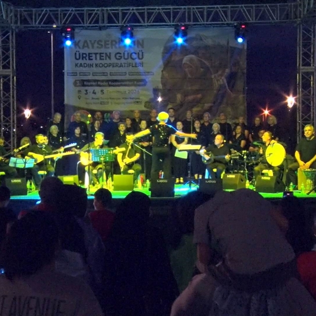 Talas Maharetli Eller Kooperatifi'nden müzik dolu akşam