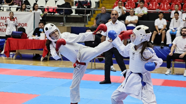 ANALİG'de karate heyecanı Manisa'da başladı