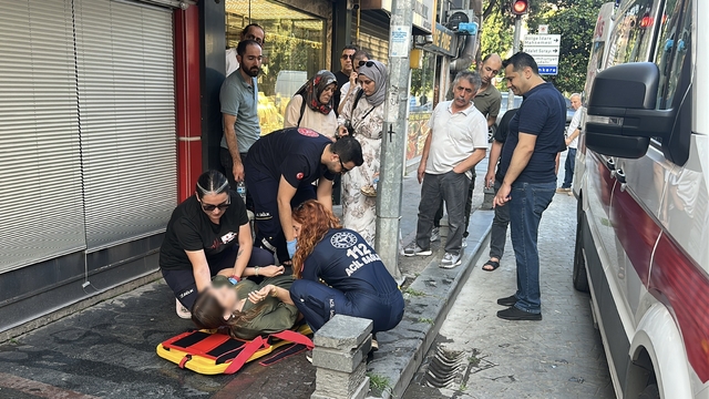 Samsun'da ıslak zeminde düşen genç kadın hastaneye kaldırıldı