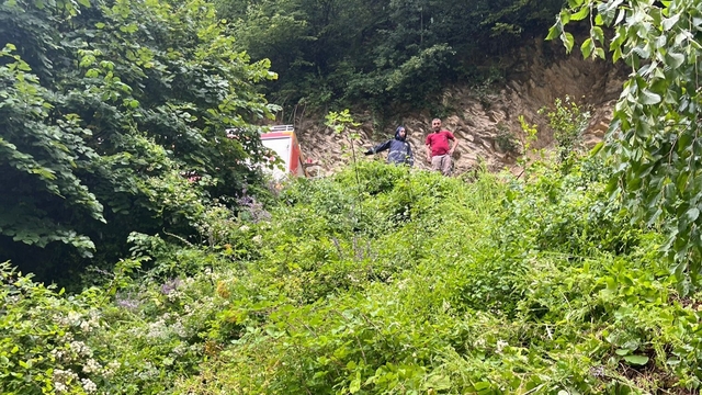 Dere yatağına uçan otomobilin sürücüsü öldü