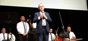 Başkan Arslan, çocuklar için şarkılar söyledi
