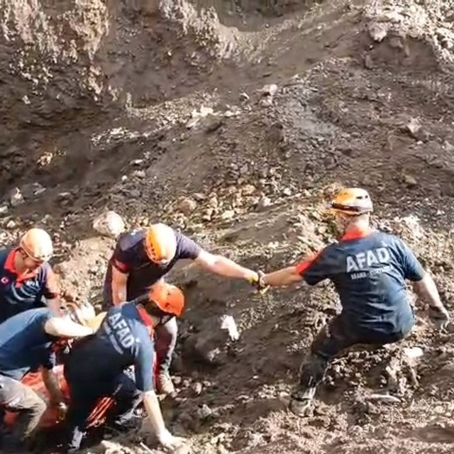 Eskişehir'deki define faciasında AFAD'ın zorlu operasyonu kamerada