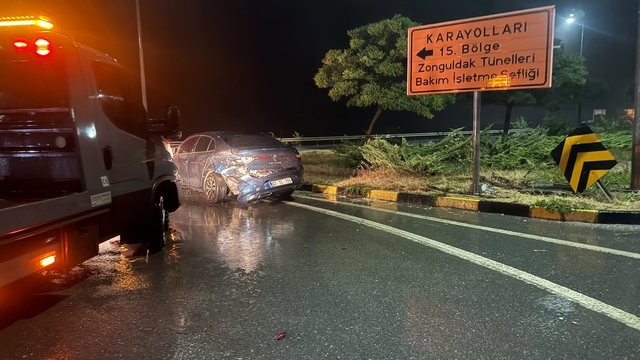 Alaplı Akçakoca yolunda kaza;5 yaralı