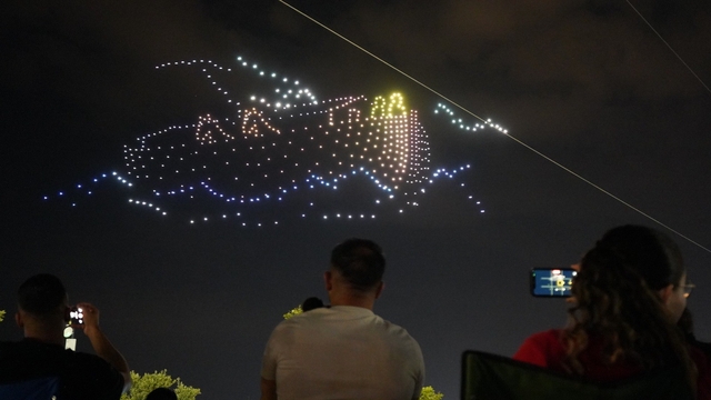 Şırnak'ta "Terörsüz Türkiye" çağrısı: 5. Hz. Nuh'u Anma Festivali coşkuyla gerçekleşti
Cudi'de Hz. Nuh'un Gemisi drone gösterisiyle gökyüzüne taşındı