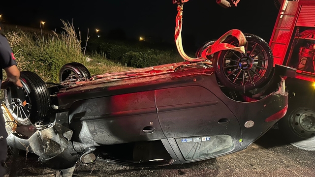 Kontrolden çıkan otomobil sulama kanalına devrildi: 1 ölü
