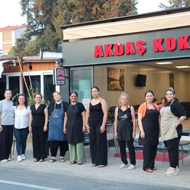 Ödemiş'te sokağın tamamı kadın esnafa emanet