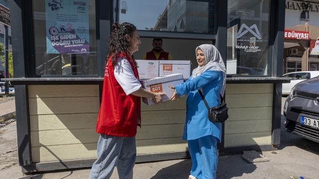 Mersin'de anne adaylarına hamilelik boyunca süt desteği