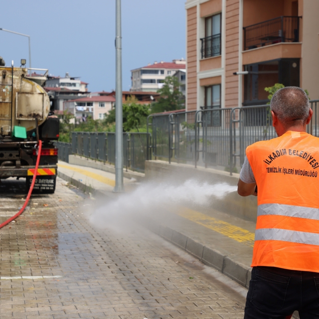 İlkadım'da kapsamlı temizlik çalışmaları