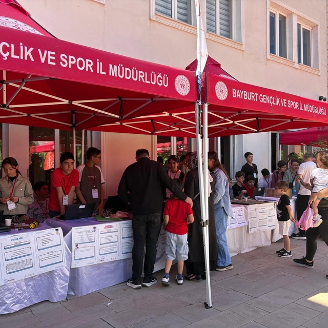 DENEYAP öğrencileri projelerini sergiledi