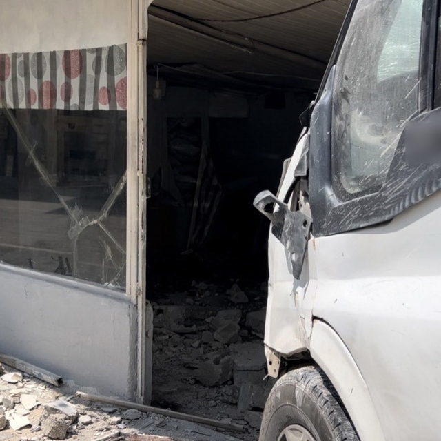 Pikapla çarpışan minibüs kıraathaneye daldı: 1 ölü, 3 yaralı