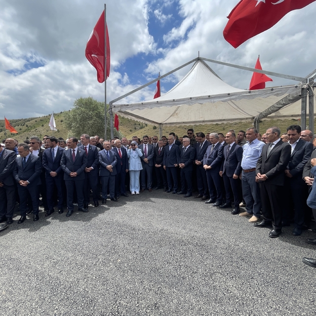 Çamlıbel Tüneli'yle yolun kotu 283 metre düşürülerek yıllık 371 milyon lira...