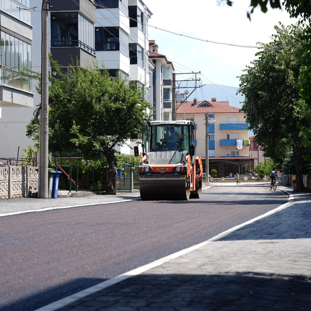 Bolu Belediyesi 2 sokakta üstyapı çalışmalarını tamamladı: Yollar trafiğe a...