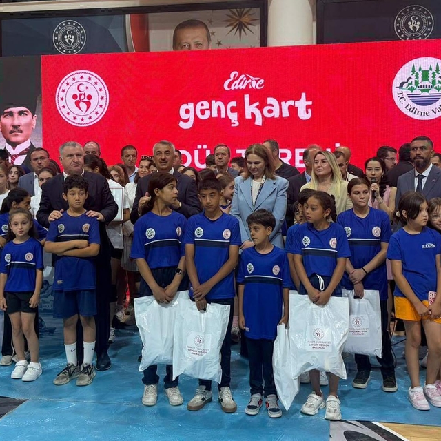 Bakan Bak: Çocuklarımızı sporla buluşturacağız