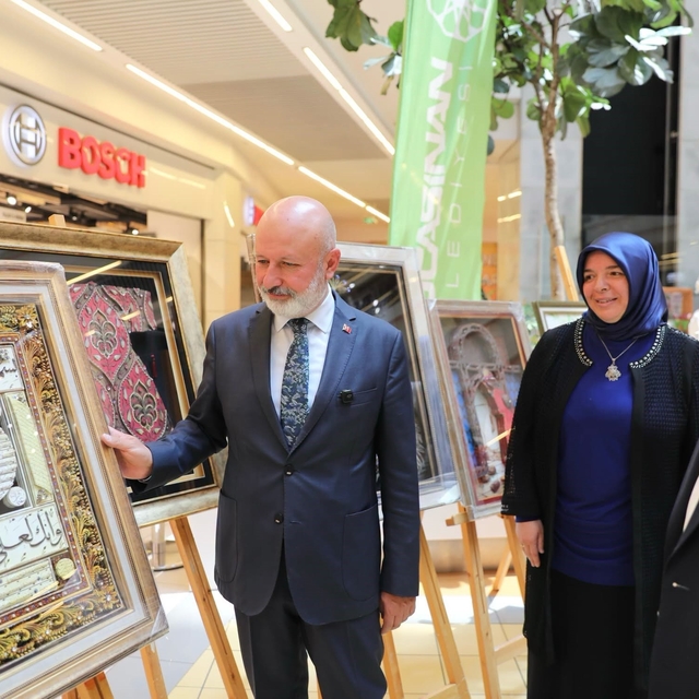 Başkan Çolakbayrakdar: "Kocasinan Akademi, hayatlara dokunan bir başarı mar...