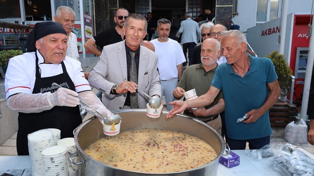 Bafra'da 3 bin kişiye aşure ikramı
