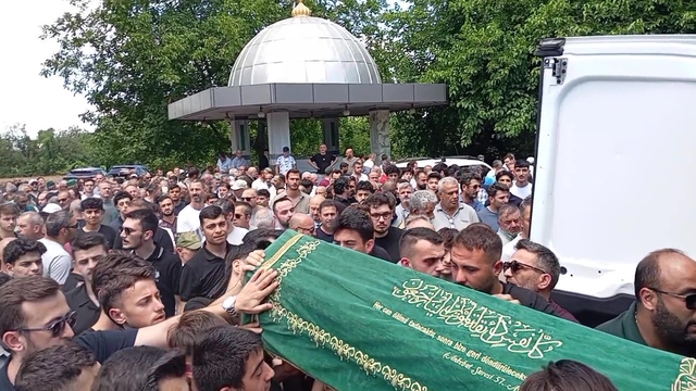 İznik Gölü'nde boğulan 21 yaşındaki İsmail İmamoğlu son yolculuğuna uğurlandı