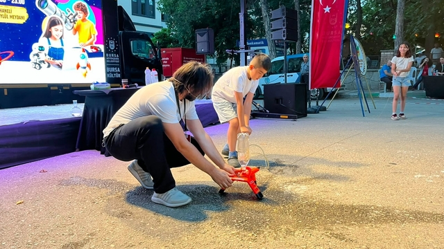 Orhaneli'de MobilFest ile bilim dolu gece