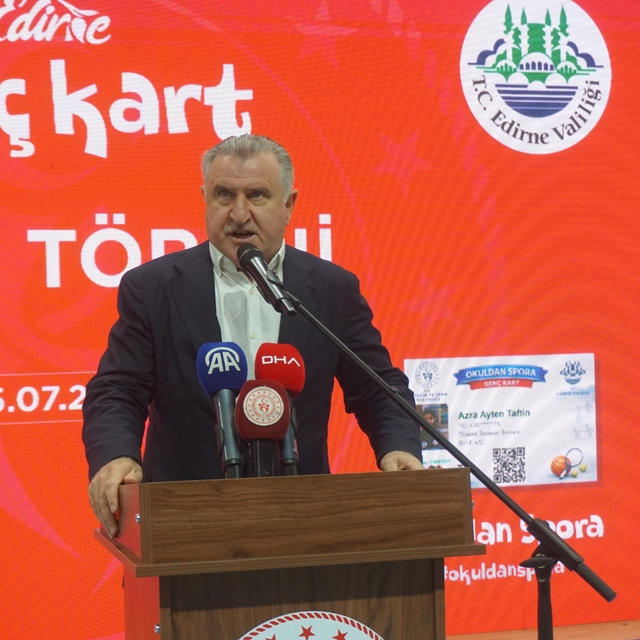 Bakan Osman Aşkın Bak: "En büyük hedefimiz gençleri spora yönlendirerek köt...