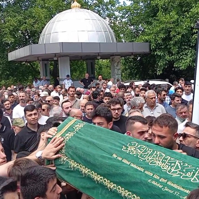 İznik Gölü'nde boğulan 21 yaşındaki İsmail İmamoğlu son yolculuğuna uğurlan...