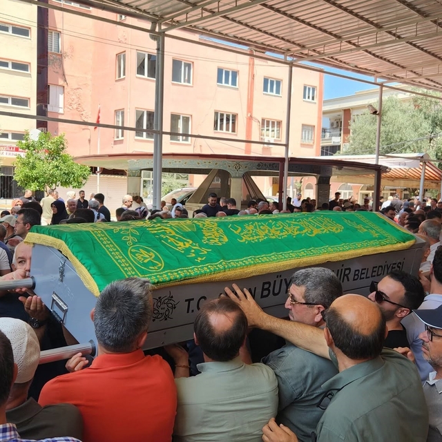 Trafik kazasında hayatını kaybeden Acar dualarla toprağa verildi