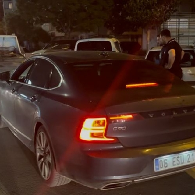 Çakarlı otomobilin ehliyetsiz sürücüsüne 573 bin TL ceza