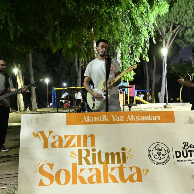 'Akustik Yaz Akşamları' Manisalılara müzik dolu bir hafta sonu yaşattı