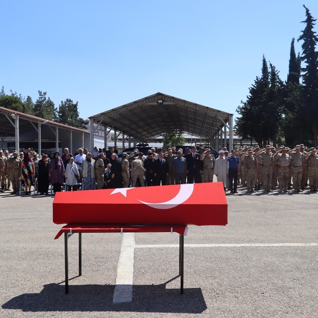 Kilis'te kalp krizi sonucu hayatını kaybeden uzman çavuş için tören düzenle...
