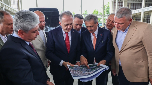 Bakan Yardımcısı Yazgı 'Recep Tayyip Erdoğan Kampüsü'nde incelemelerde bulundu