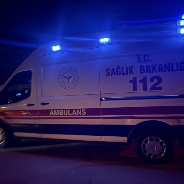 Sahte plakalı araçla kaçarken bekçiye çarpan şüpheli yakalandı