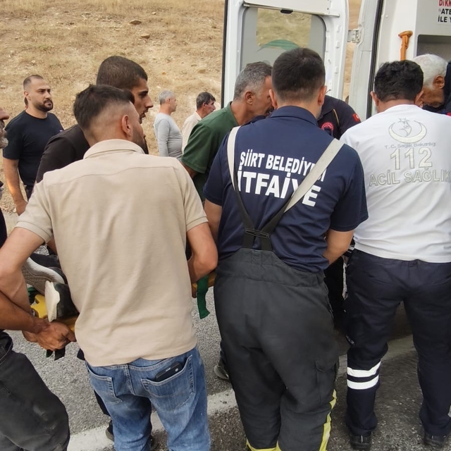 Siirt'te otomobil takla attı: 1'i ağır 3 yaralı