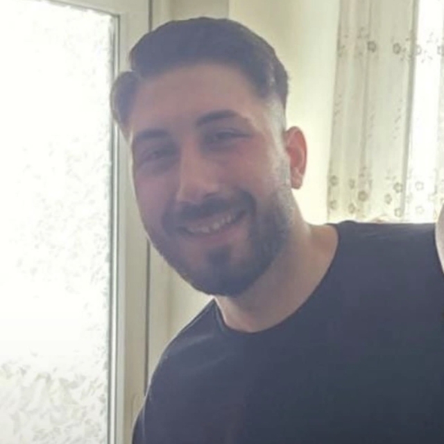 Motosiklet park halindeki otomobile çarptı: 1 ölü