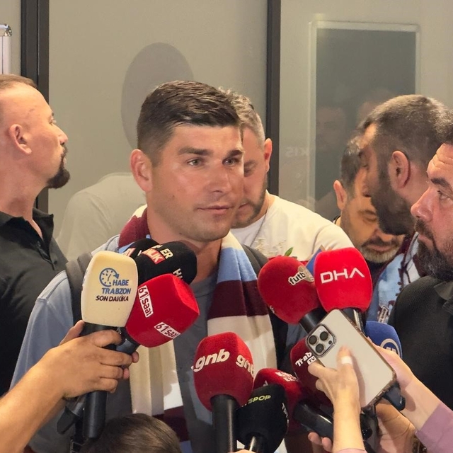 Trabzonspor'un yeni transferi Malinovskyi, Trabzon'da
Trabzonspor, yeni tra...