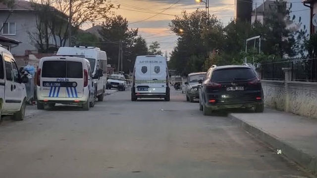 Çifteler'de komşuların park kavgası kanlı bitti: 1'i ağır 2 yaralı