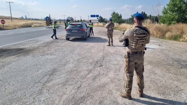 Bilecik'te jandarma denetimlerinde 73 bin 377 lira ceza kesildi