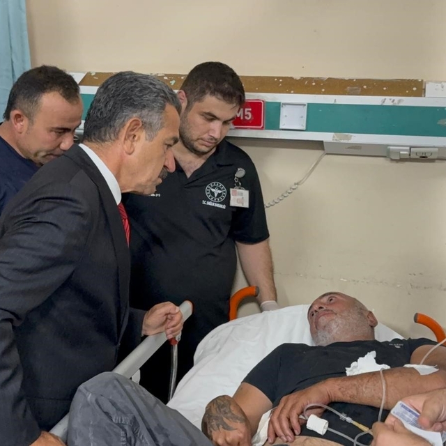 Vali Ekici, Cudi Dağı dönüşünde yaralanan 34 vatandaşı ziyaret etti