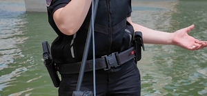 Batman polisi, Hasankeyf'in tarihi dokusu ile müziği buluşturdu