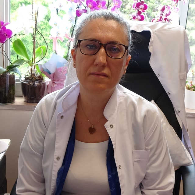 Uzmanlardan artan sıcaklarla birlikte besin zehirlenmesi uyarısı
Doç. Dr. F...