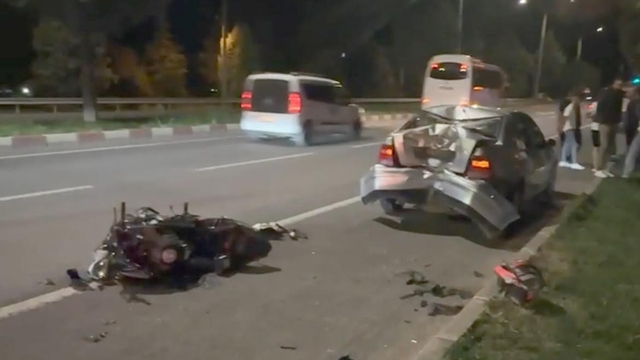Otomobile çarpan motosikletin sürücüsü ağır yaralandı