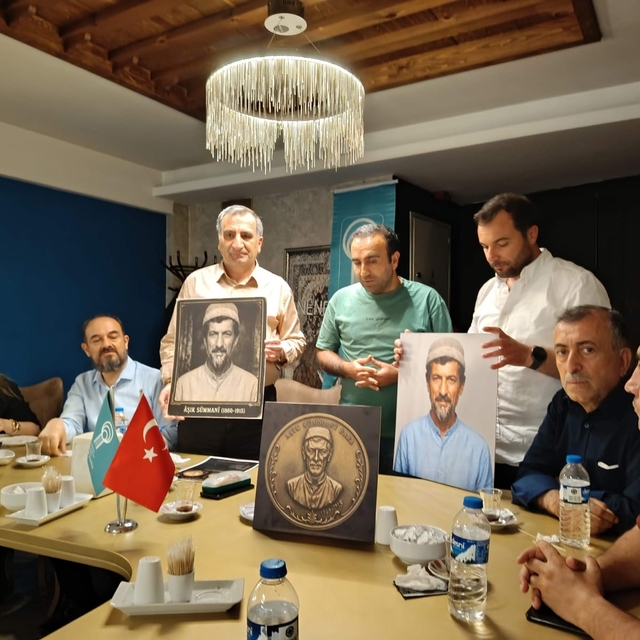 Âşık Sümmani Baba'nın gerçeğe en yakın rölyefi ve hatıra madalyonu tanıtıld...
