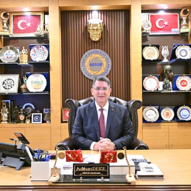 AESOB Başkanı Dere: "Turizm otele sıkışırsa, bereket esnafa ulaşmaz"