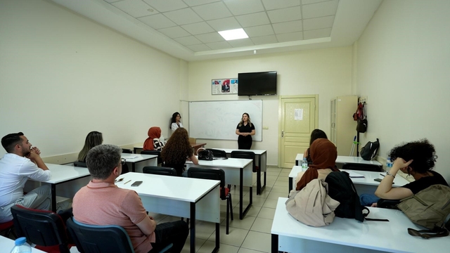 Ücretsiz İngilizce ve Almanca Konuşma Kulübü açıldı
