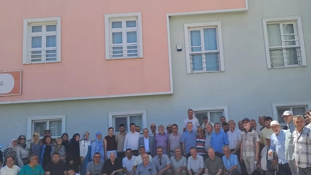 İmam Hatip Lisesi mezunları pilav gününde hasret giderdi
