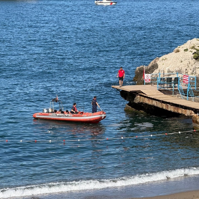 Yasağa rağmen girdiği denizde kaybolan vatandaşı arama çalışmaları ikinci g...