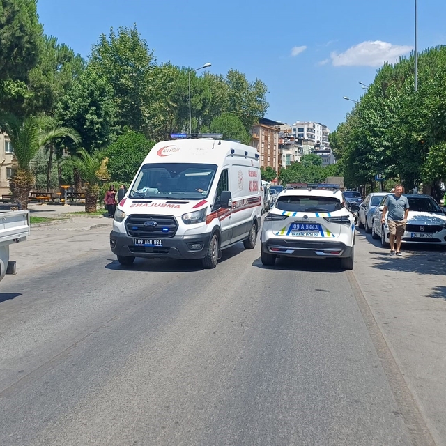 Motosiklet ile kamyonet çarpıştı: 2 yaralı
